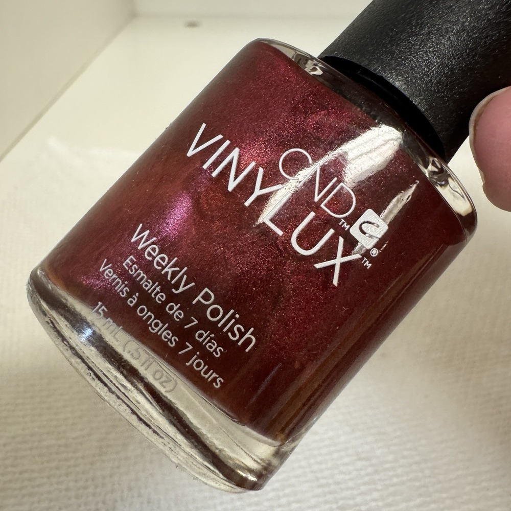CND Vinylux Weekly Nail Polish #174 Crimson Sash New Without Box
